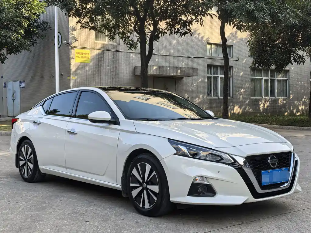Nissan Teana 2022 — фото 3