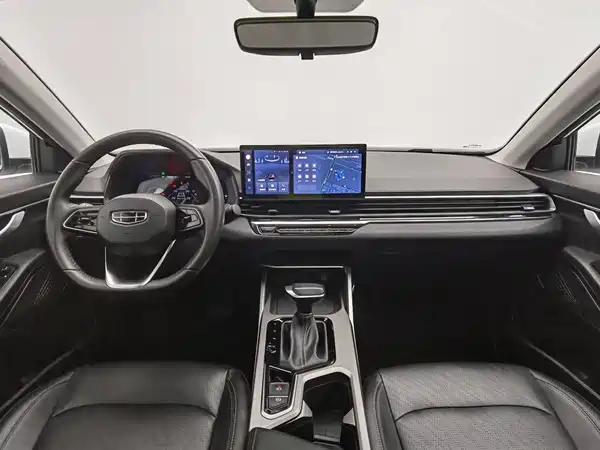 Geely Emgrand 2023