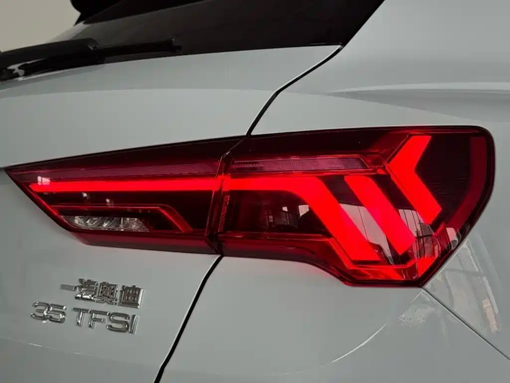 Audi Q3 2022 — фото 21