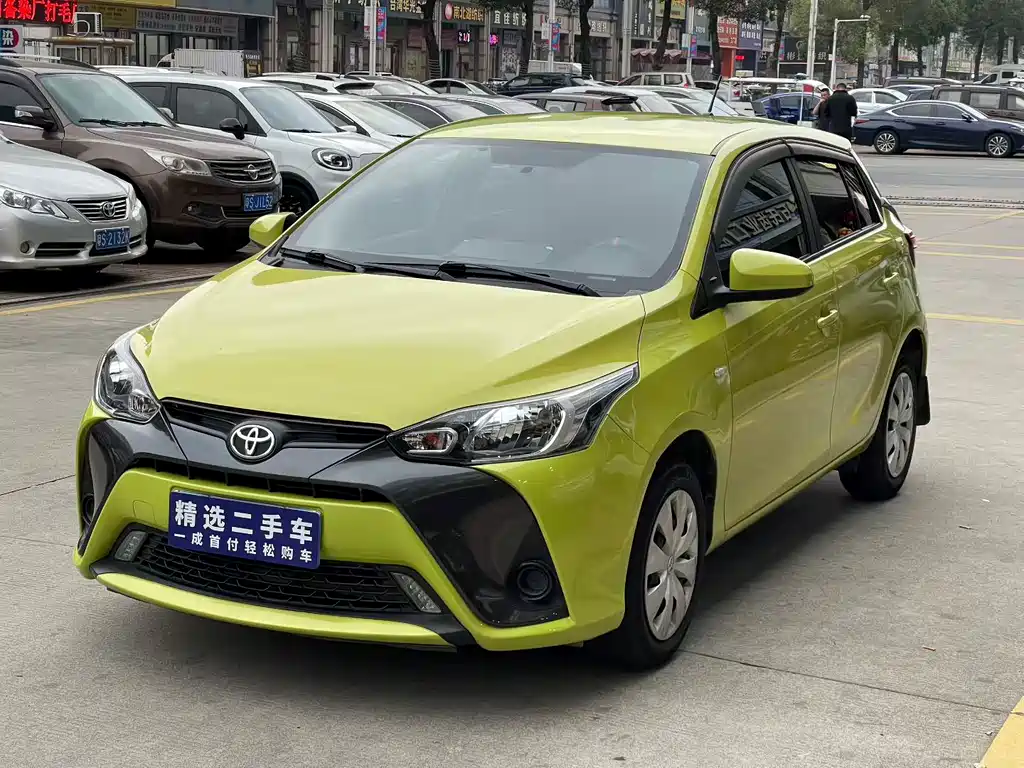 Toyota Yaris L 2020 — фото 1