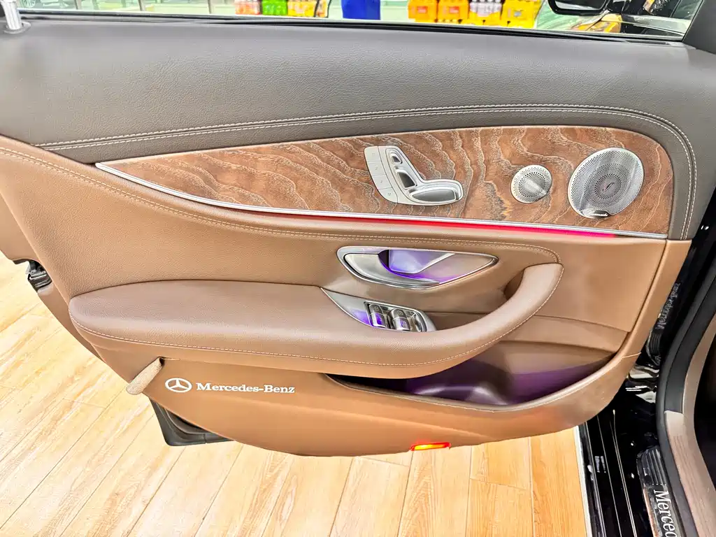 Mercedes-Benz E-Class 2023 — фото 13