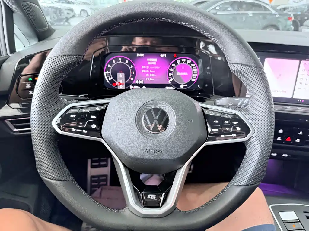 Volkswagen Golf 2023