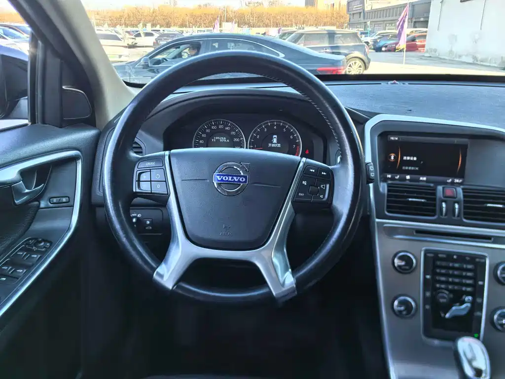Volvo XC60 2013 — фото 12