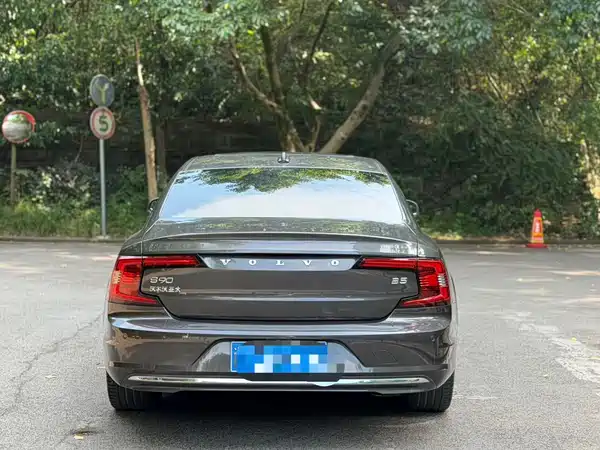 Volvo S90 2023