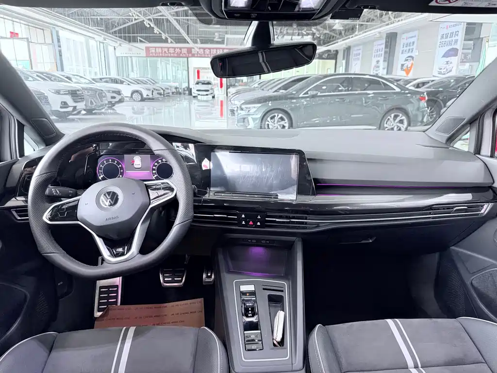 Volkswagen Golf 2023