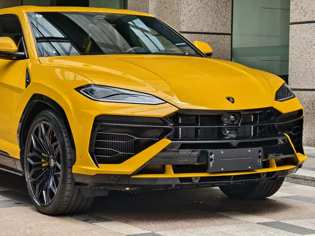 Lamborghini Urus SE 2026 — фото 3