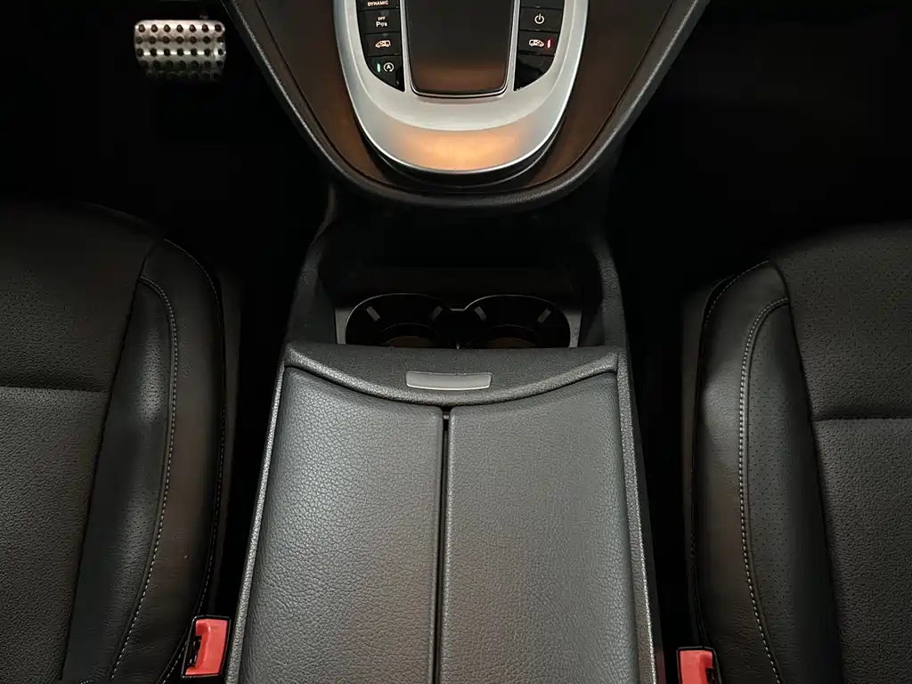 Mercedes-Benz V-Class 2022 — фото 18