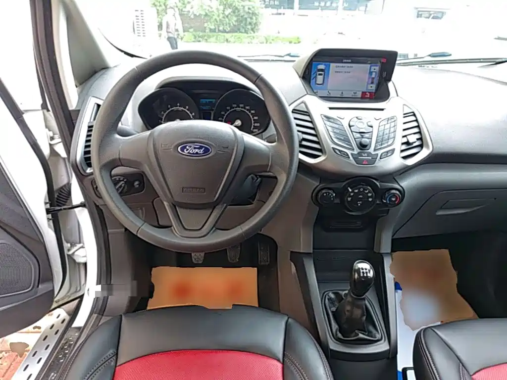 Ford EcoSport 2017 — фото 11
