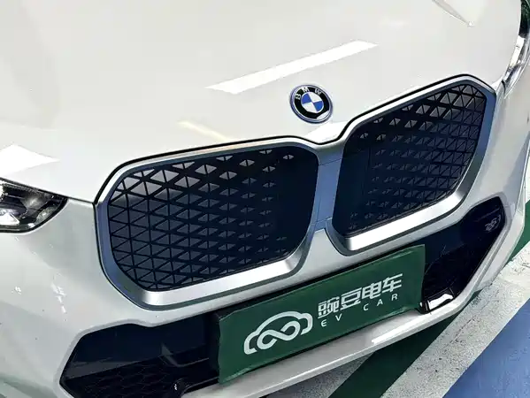BMW iX1 2024