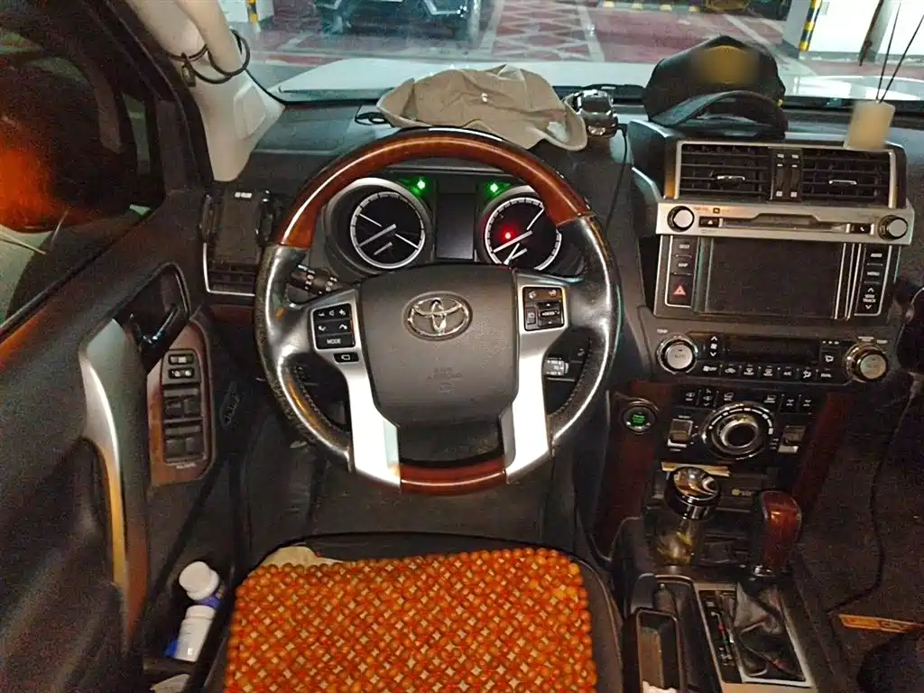 Toyota Prado 2015 — фото 3