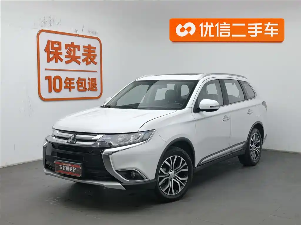 Mitsubishi Outlander 2018 — фото 1