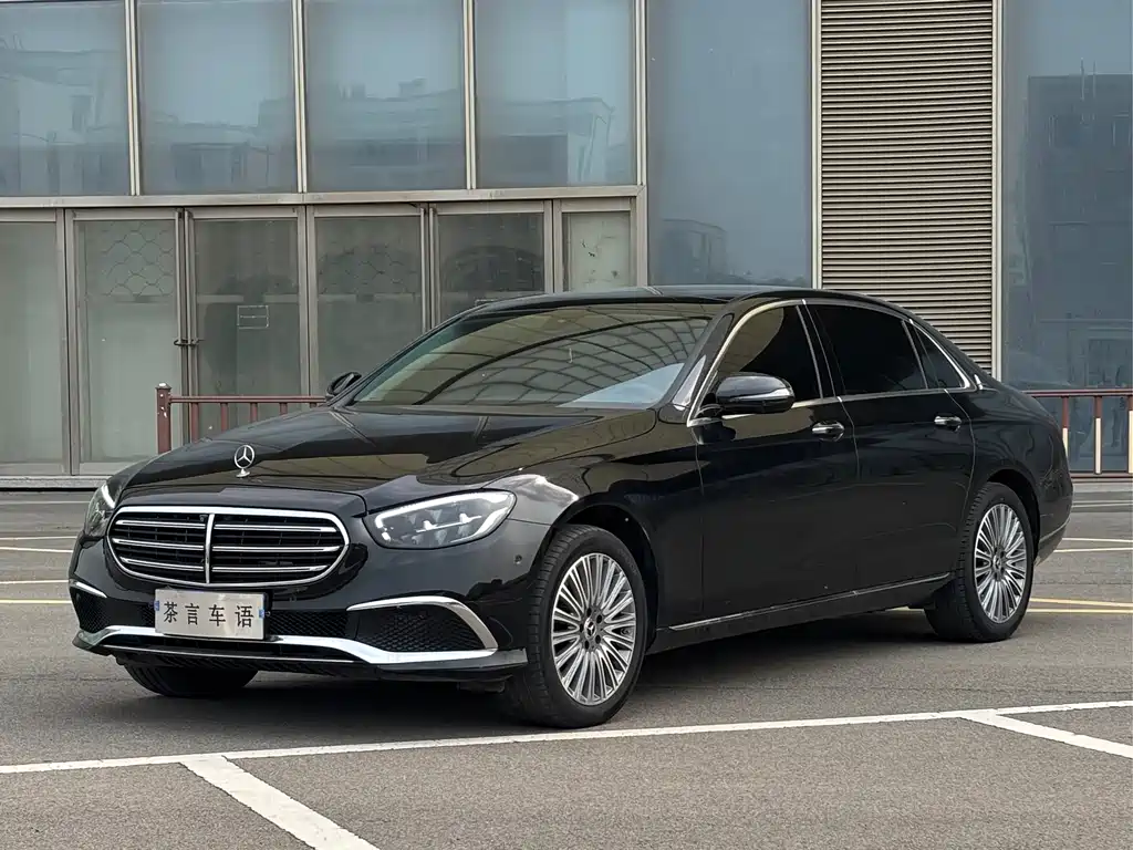 Mercedes-Benz E-Class 2022 — фото 1