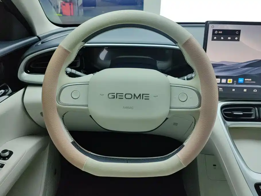 Geely Galaxy Starwish 2025 — фото 15