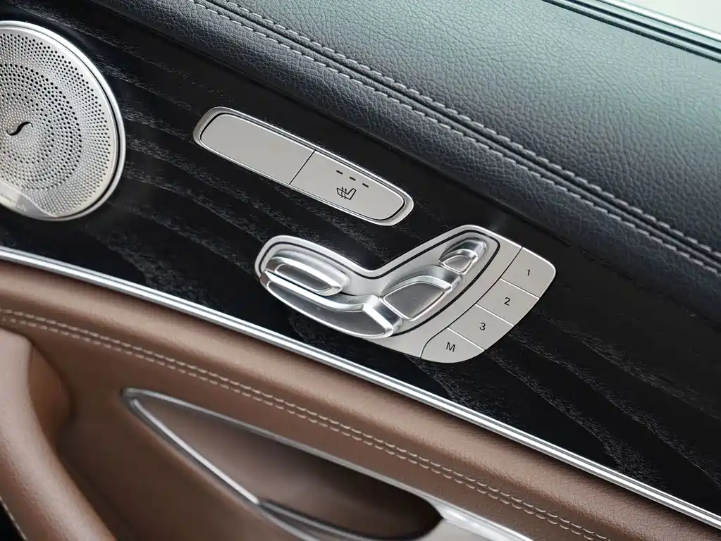Mercedes-Benz E-Class 2018 — фото 18