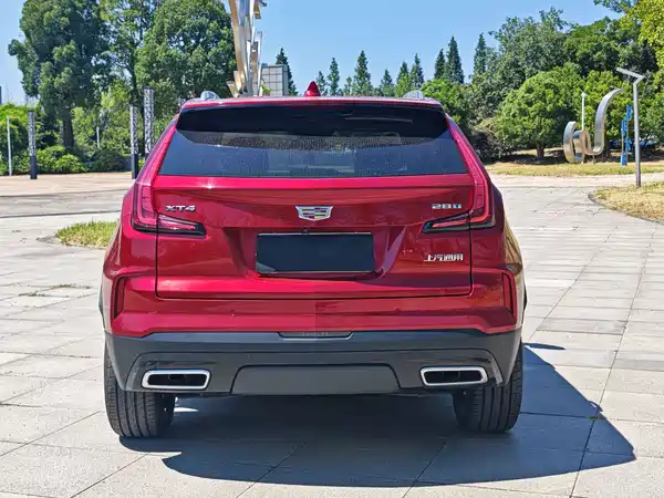 Cadillac XT4 2025