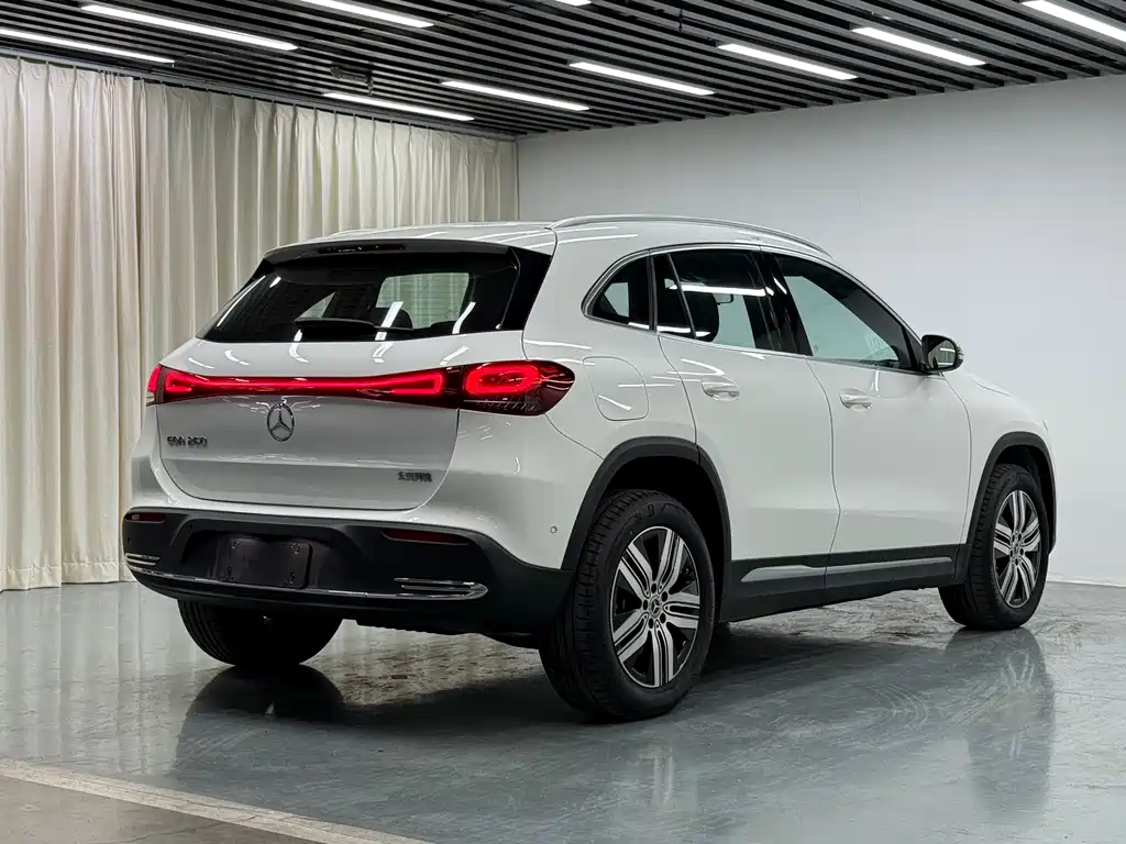Mercedes-Benz EQA 2024 — фото 18