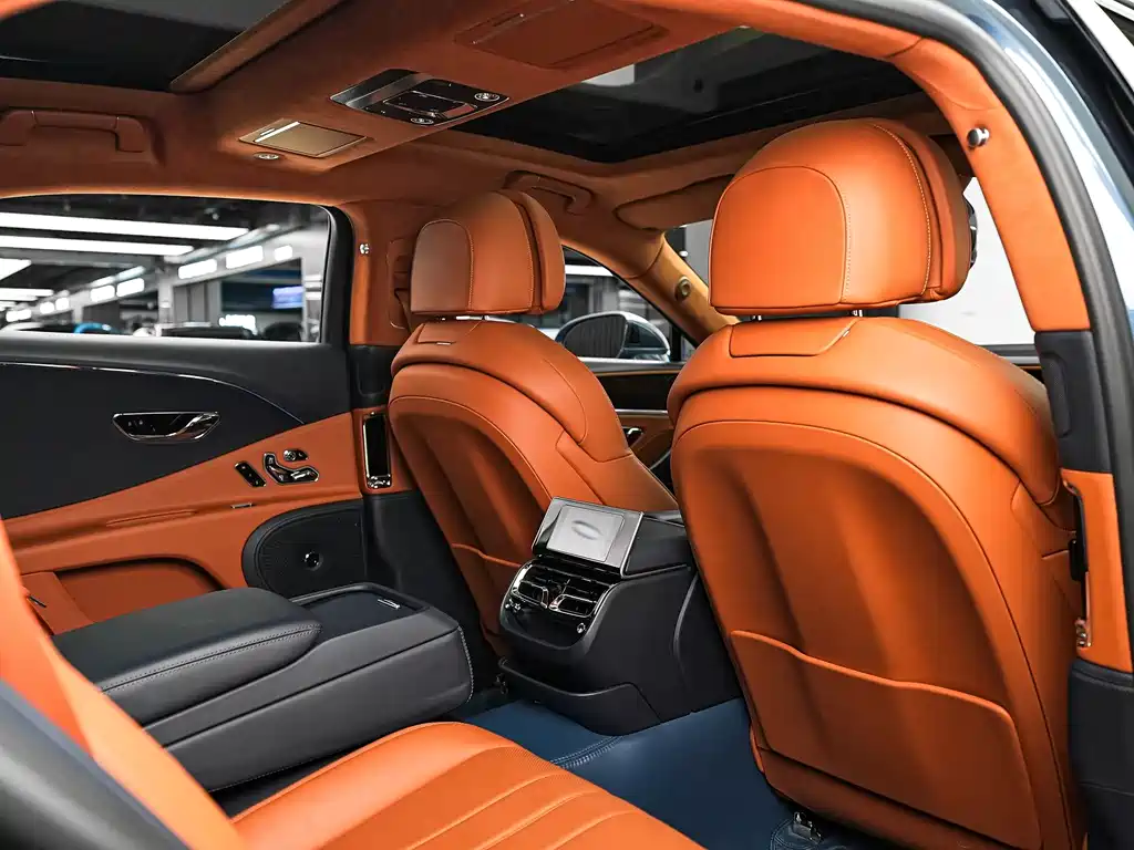 Bentley Flying Spur 2020 — фото 18