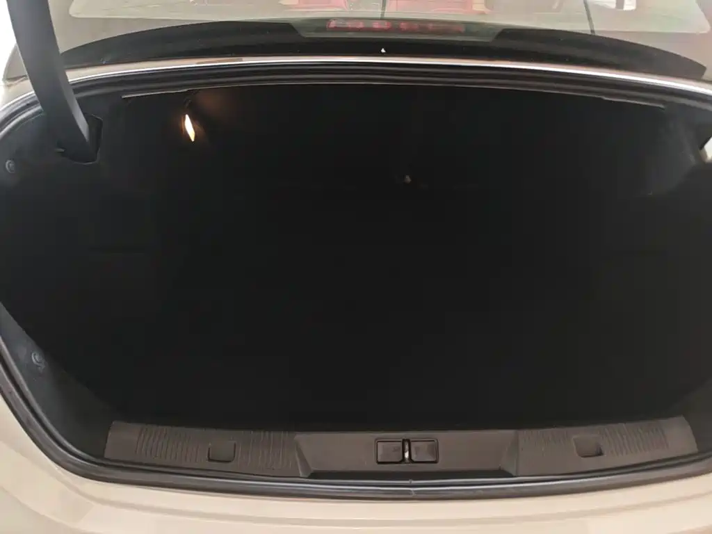 Citroën C4L 2015 — фото 19