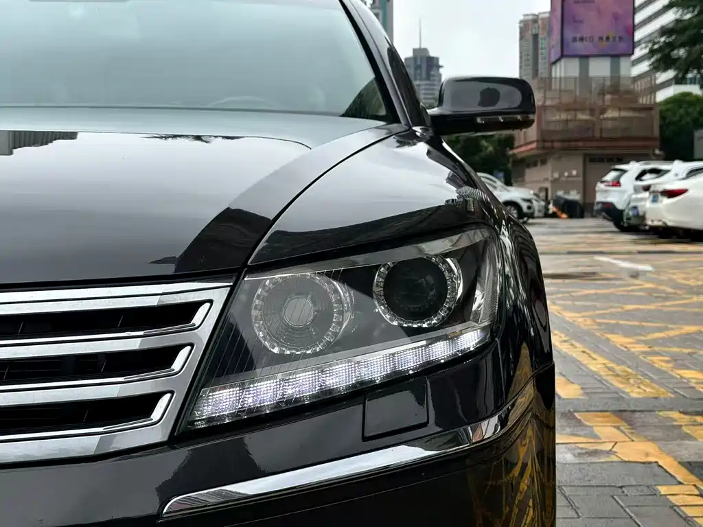 Volkswagen Phaeton 2013 — фото 26