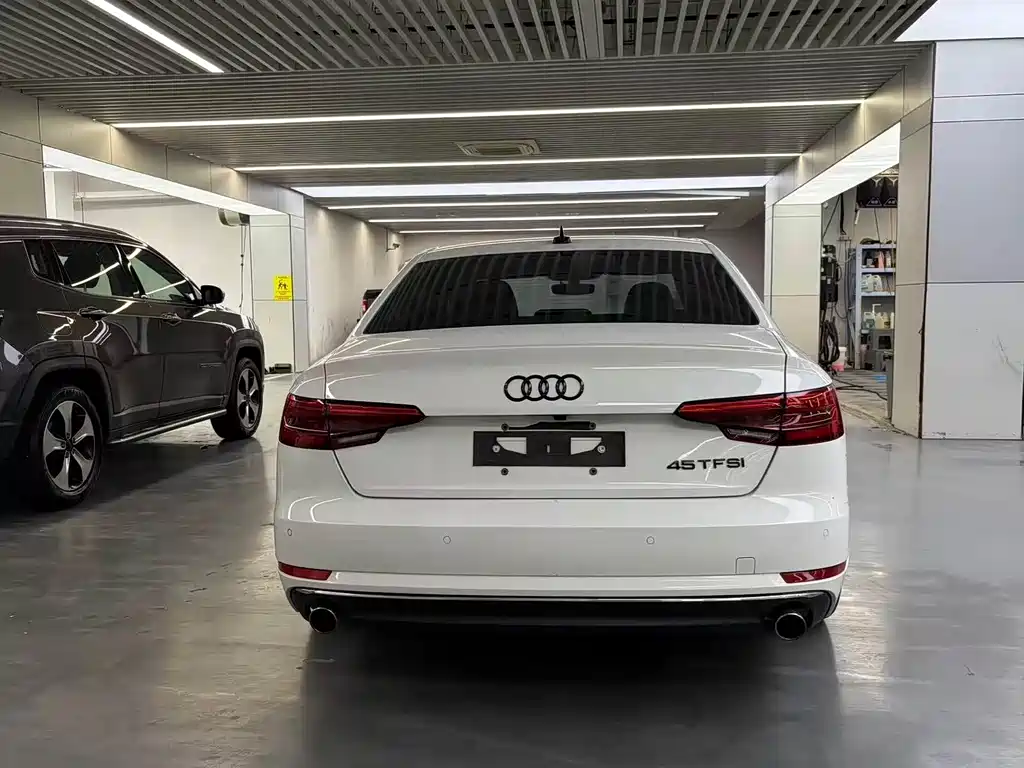 Audi A4L 2017 — фото 13