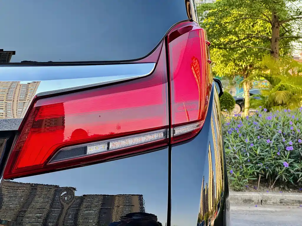 Toyota Alphard 2019 — фото 37