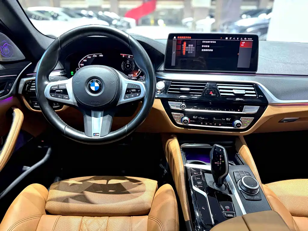 BMW 5 Series 2023 — фото 11