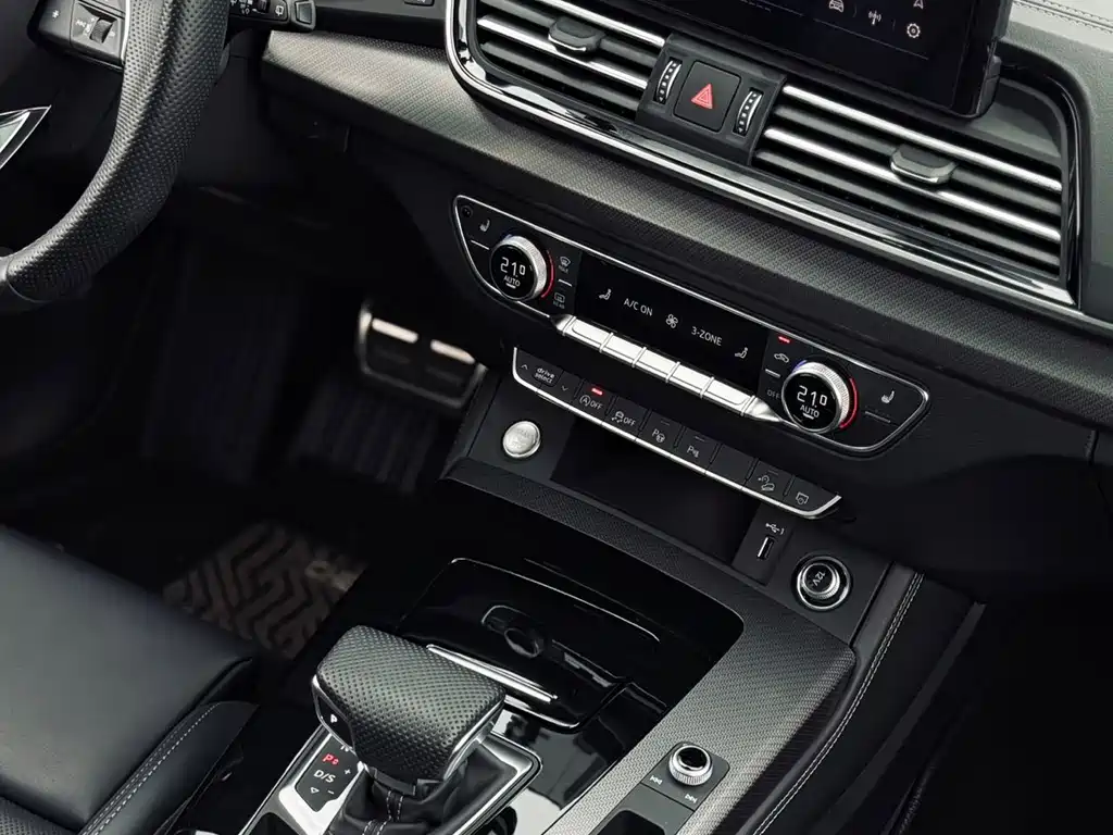 Audi Q5L 2025 — фото 13