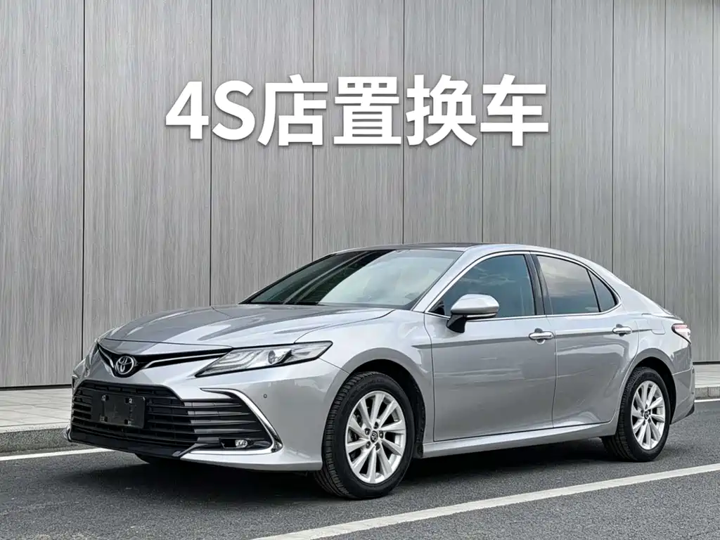 Toyota Camry 2022 — фото 1