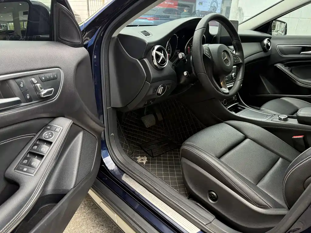 Mercedes-Benz GLA 2018 — фото 15