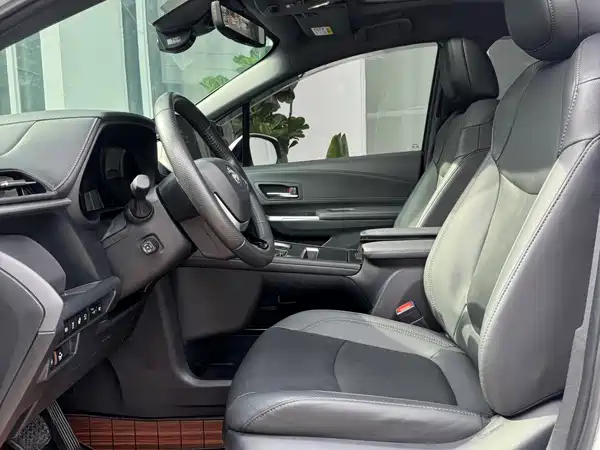 Toyota Sienna 2023