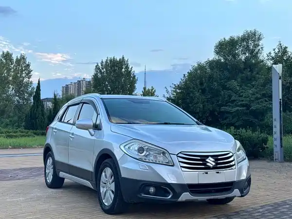 Suzuki S-Cross 2014
