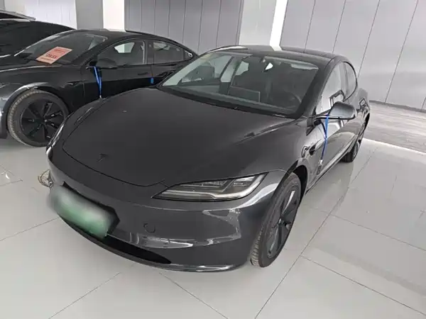 Tesla Model 3 2025
