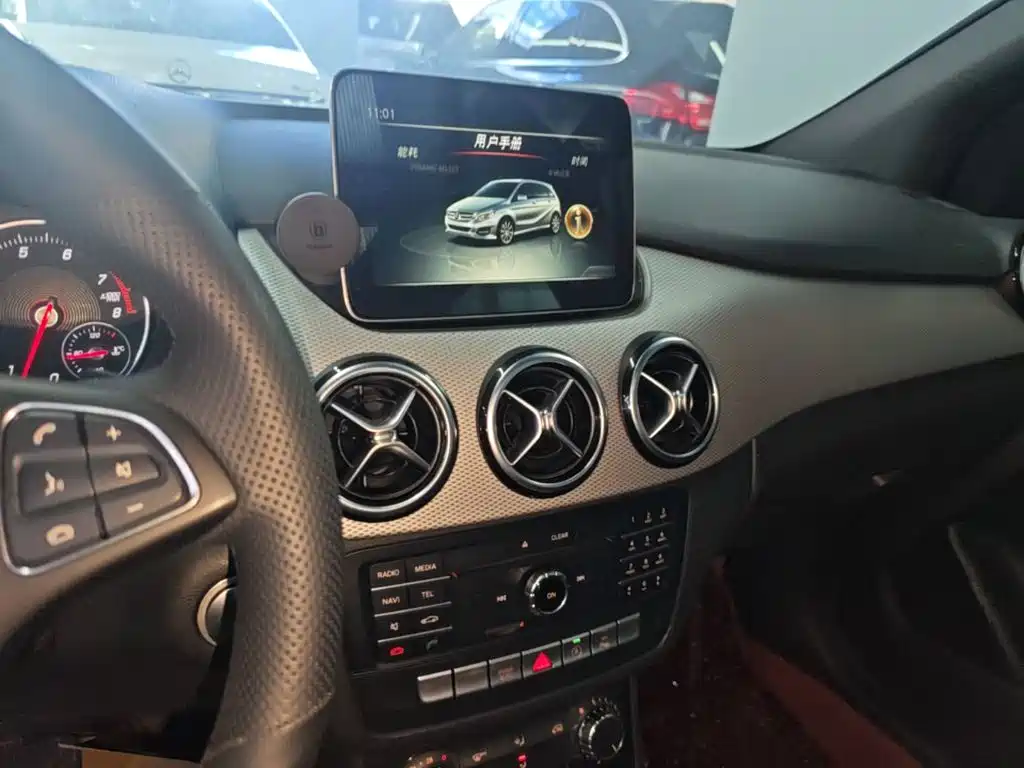 Mercedes-Benz B-Class 2016 — фото 13