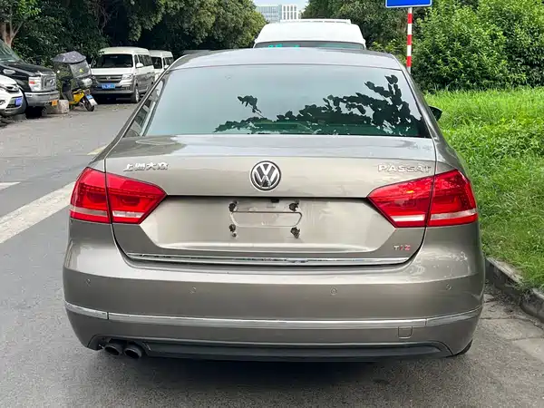 Volkswagen Passat 2011