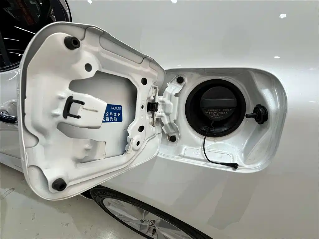Toyota Camry 2021 — фото 12