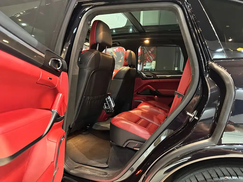 Porsche Cayenne 2015 — фото 10