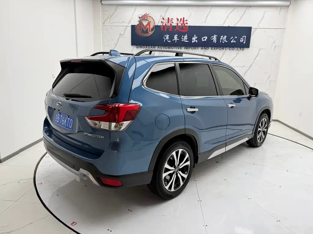 Subaru Forester 2022 — фото 6