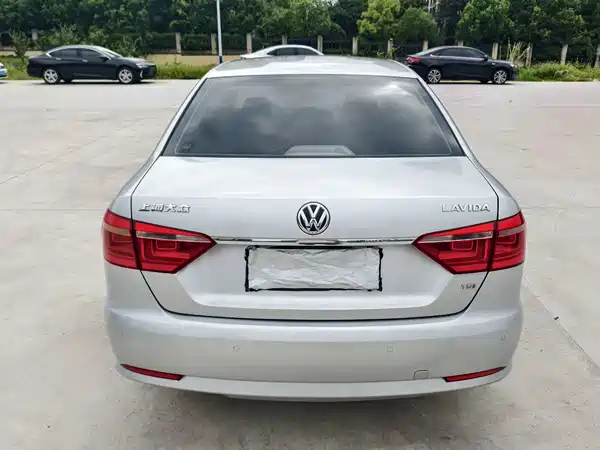Volkswagen Lavida 2013
