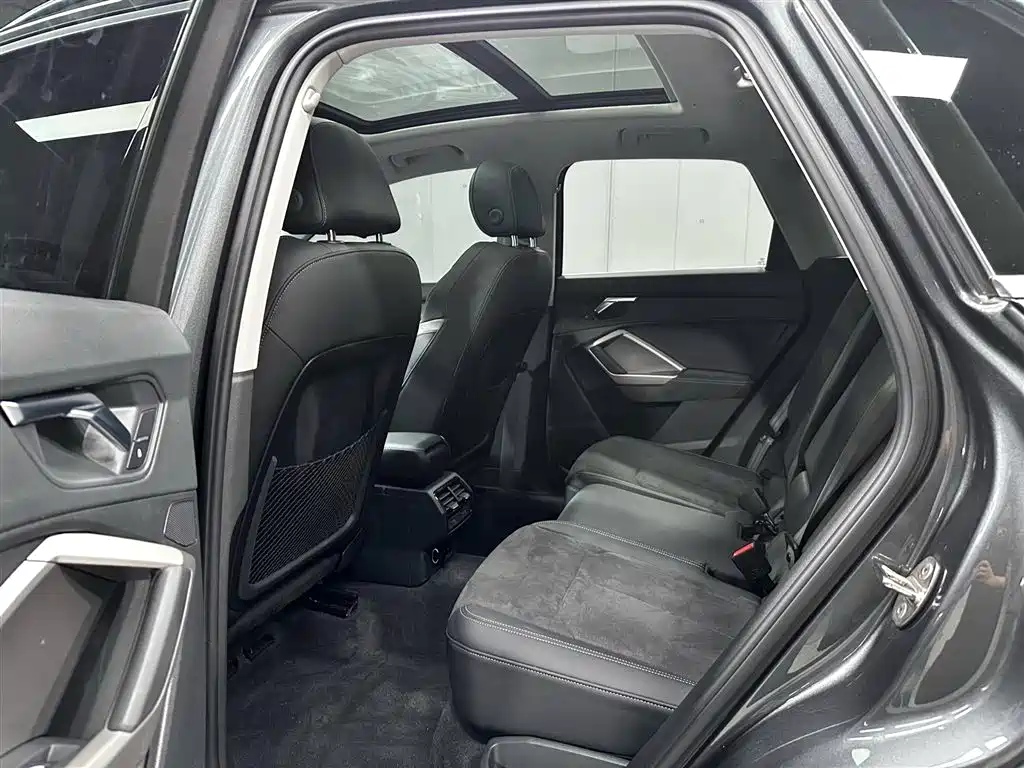 Audi Q3 2023 — фото 15