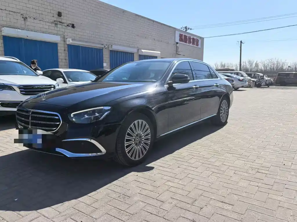 Mercedes-Benz E-Class 2023 — фото 1