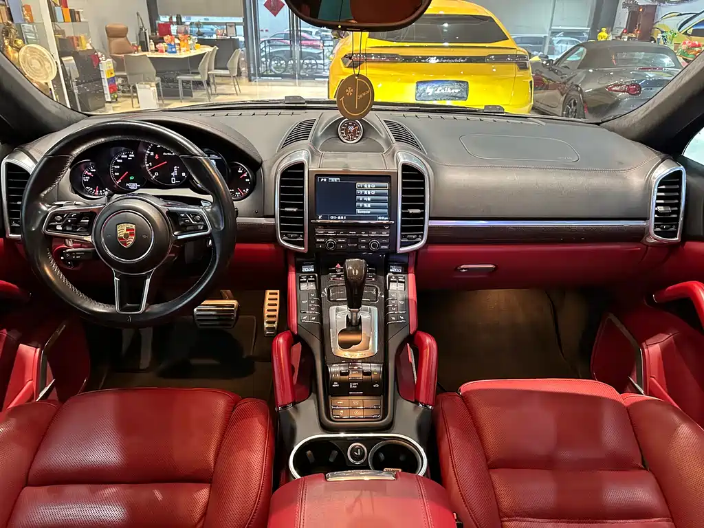 Porsche Cayenne 2015 — фото 17