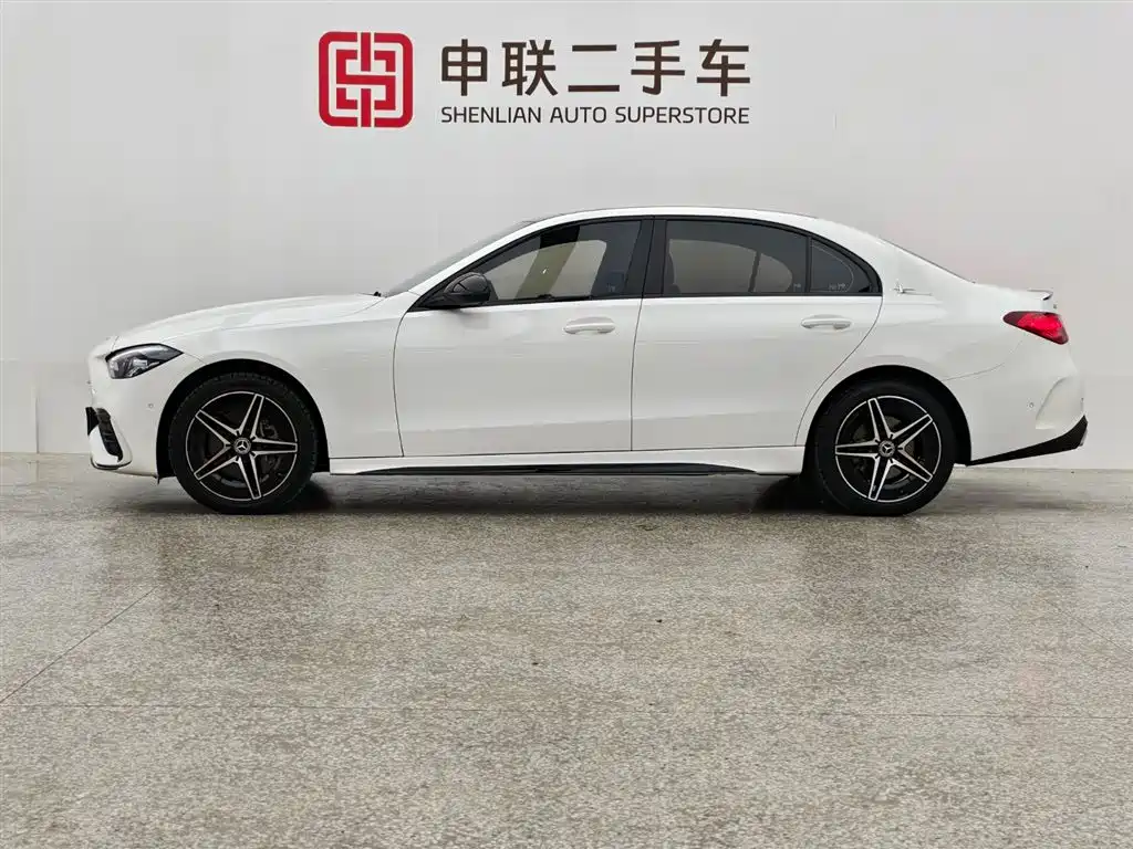 Mercedes-Benz C-Class 2024 — фото 4