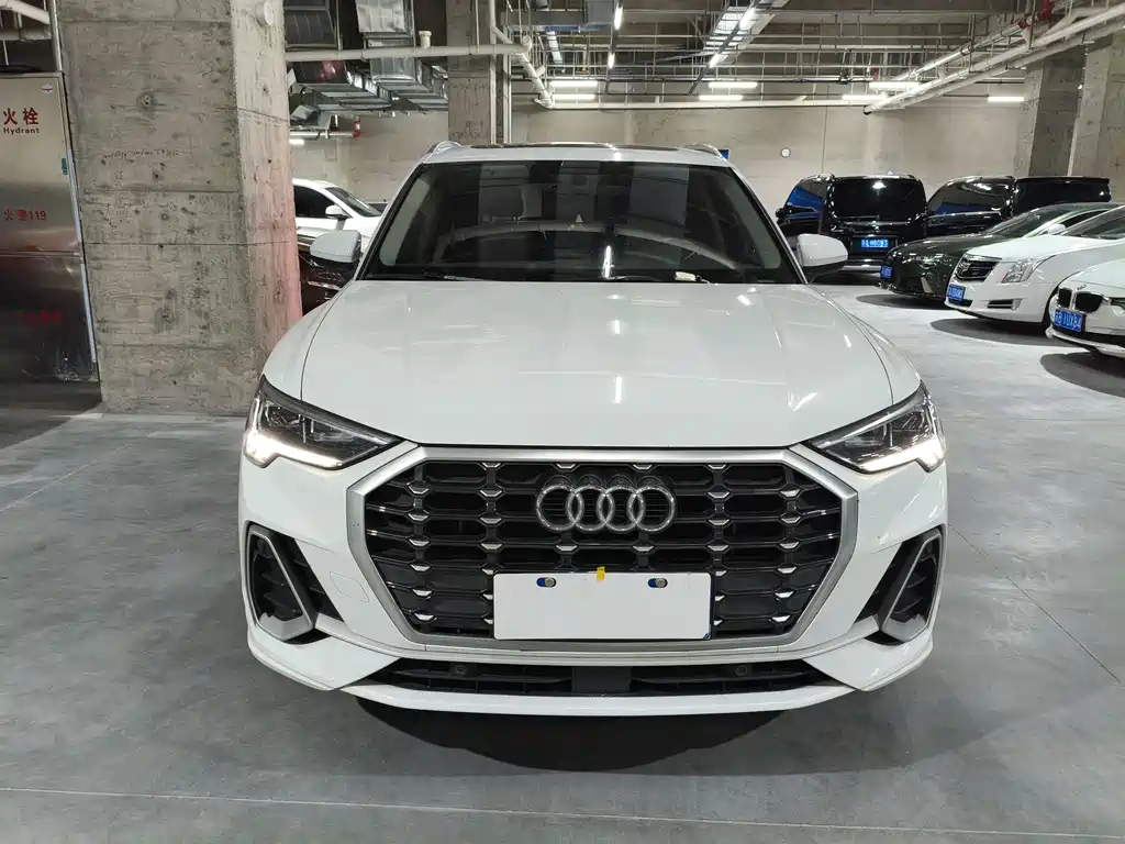 Audi Q3 2022 — фото 2