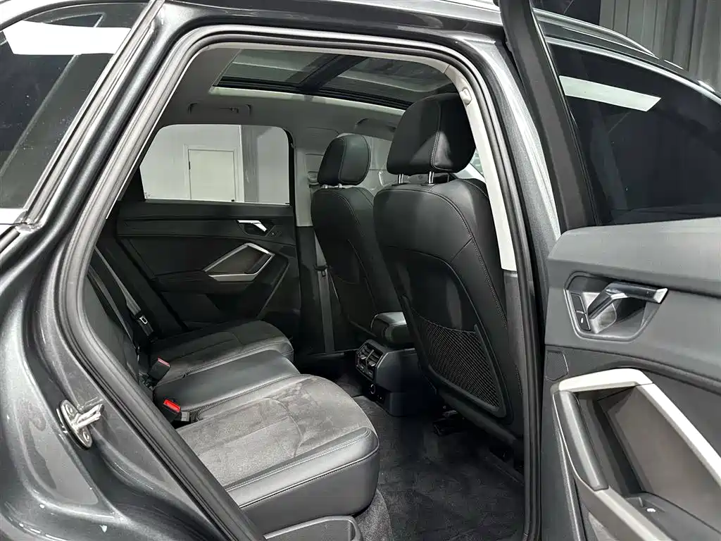 Audi Q3 2023 — фото 17