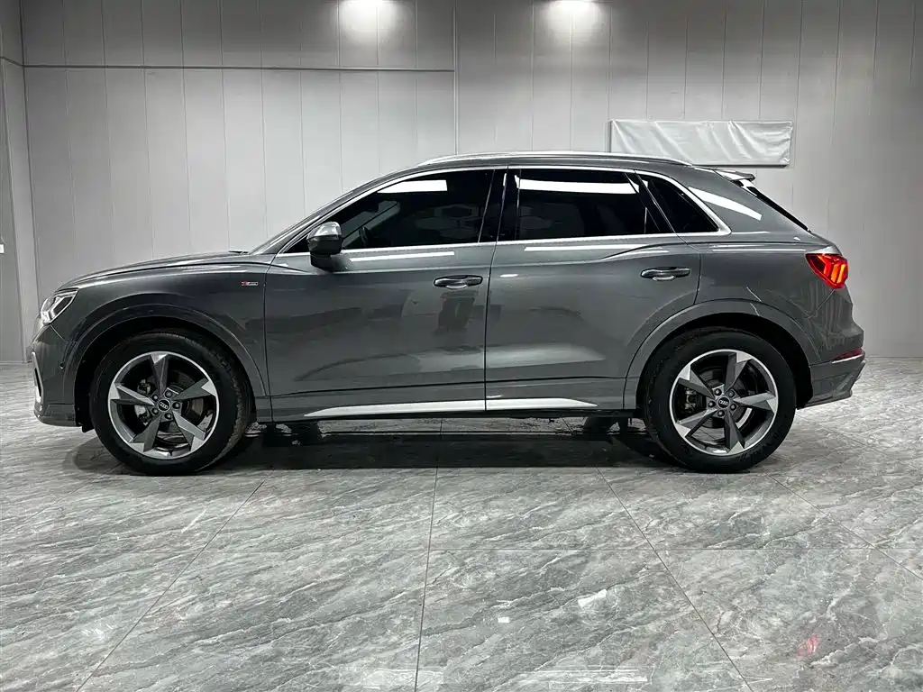 Audi Q3 2023 — фото 9