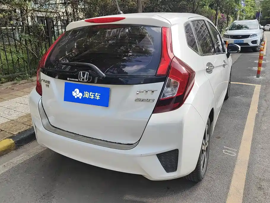 Honda Fit 2017 — фото 3