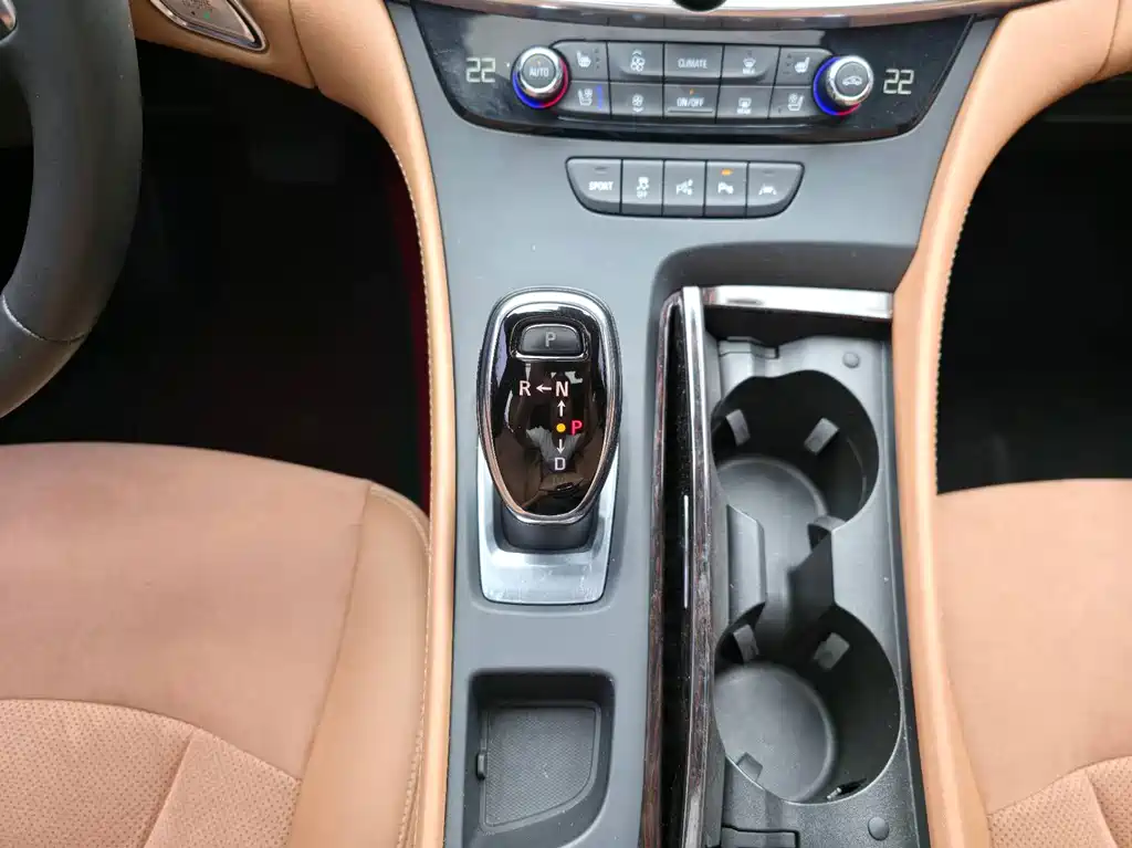 Buick LaCrosse 2017 — фото 12