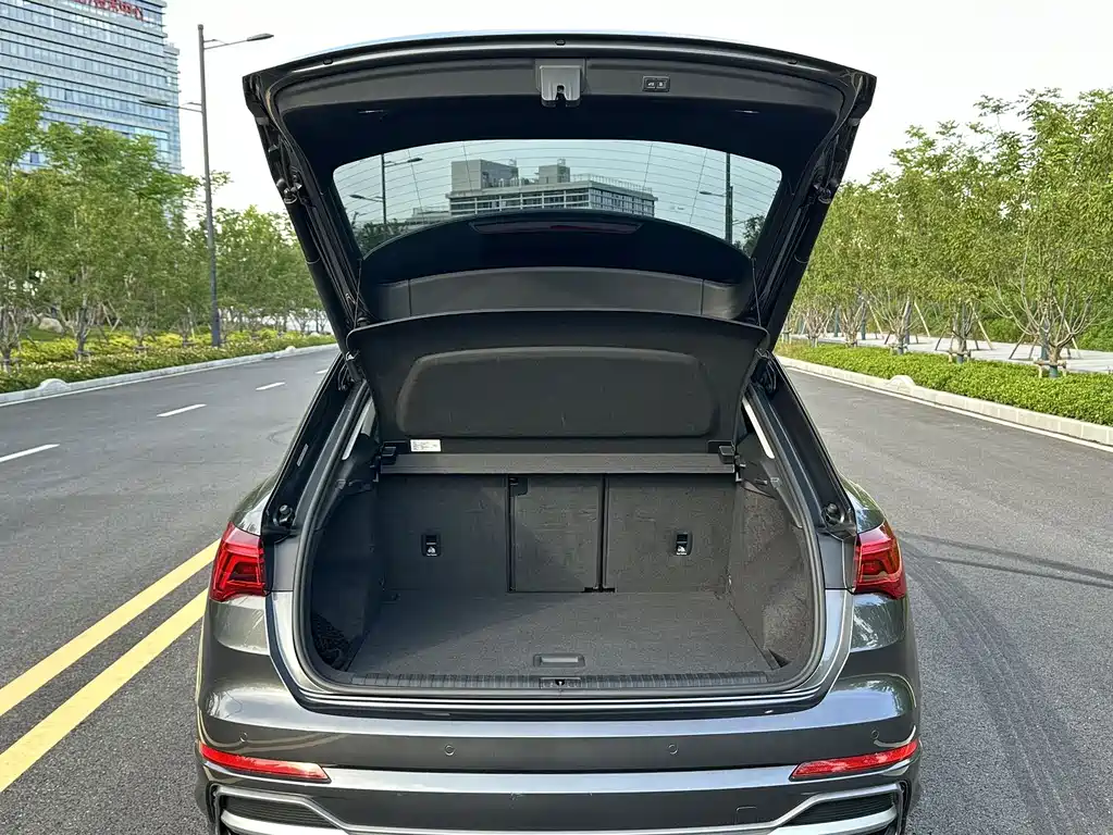 Audi Q3 2022 — фото 13