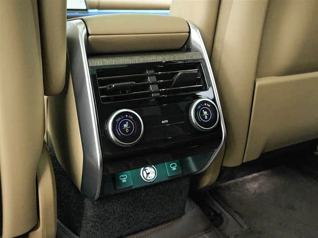 Land Rover Range Rover 2024 — фото 19