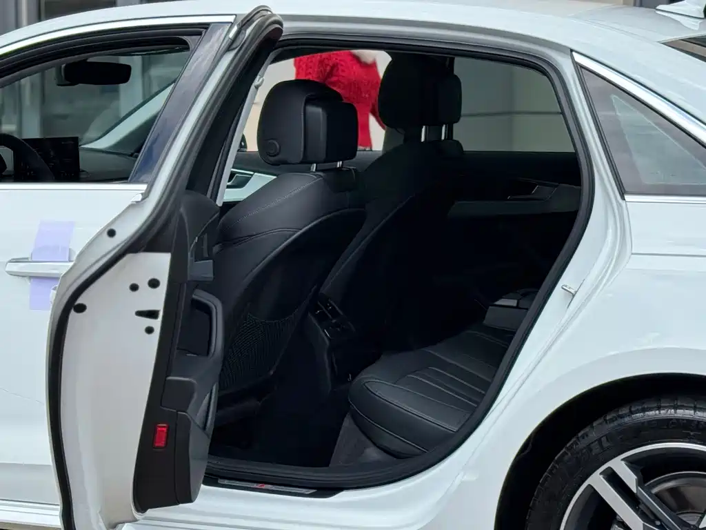 Audi A4L 2020